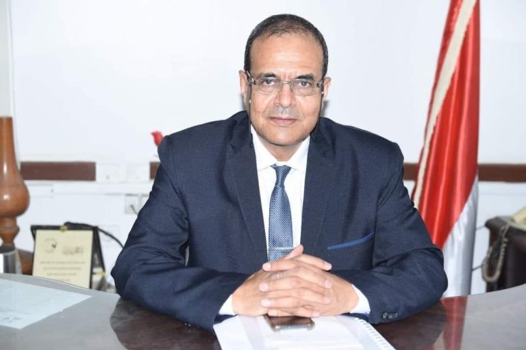 وزير التعليم العالي يكلف الدكتور مصطفي عبدالخالق قائماََ بأعمال رئيس الجامعة