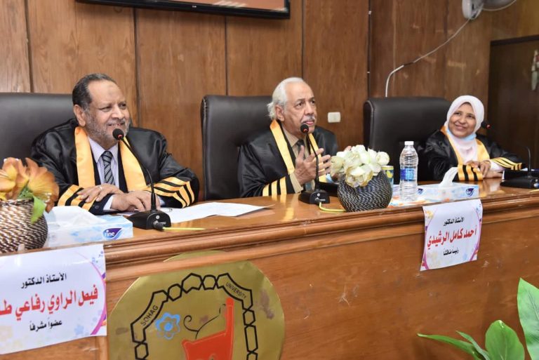 مناقشة رسالة ماجستير بقسم أصول التربية
