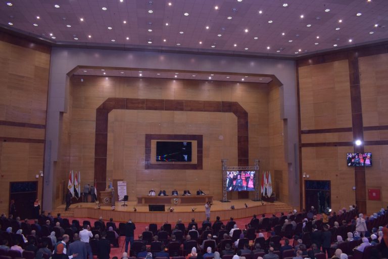 افتتاح فاعليات المؤتمر الدولي الثاني بتربية سوهاج