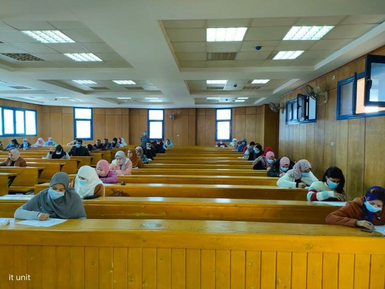 استمرار امتحانات الدراسات العليا وسط اجراءات احترازية