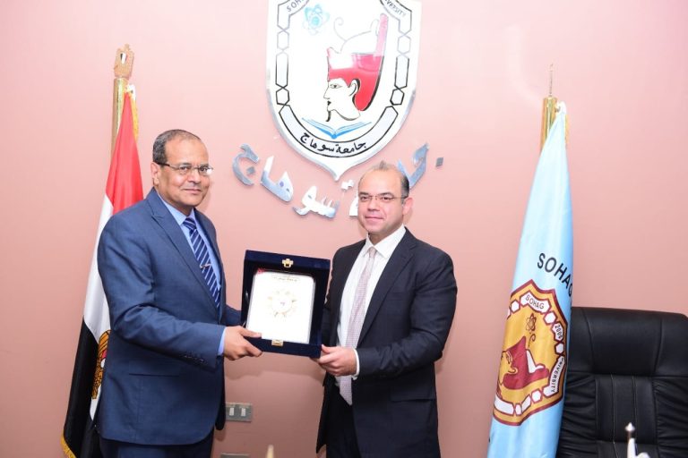 تعاون مع البورصة المصرية لنشر الثقافة المالية والاستثمار