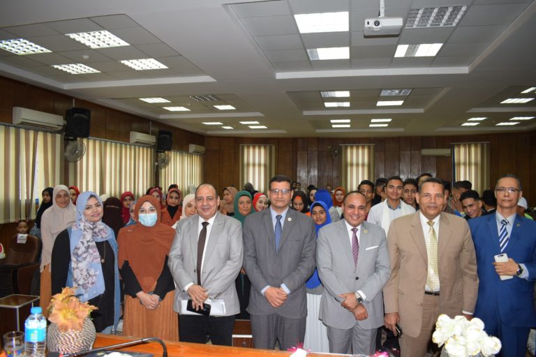 زيارة ميدانية من معلمي وطلاب مدرسة الكوثر الثانوية العامة المشتركة لكلية التربية