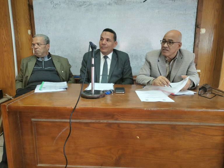 سيمينار بقسم التربية المقارنة والإدارة التعليمية