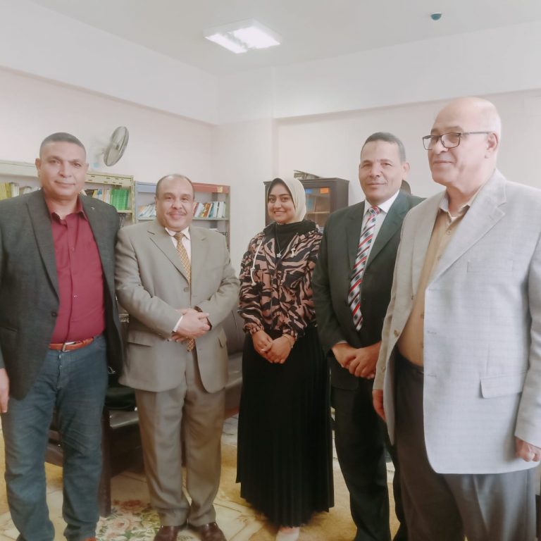 قسم التربية المقارنة والادارة التعليمية يكرم أ.د/ عنتر عبد العال و أ.د/ أحمد عبد النبي