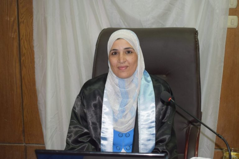تهنئة للدكتورة/ نبيلة السيد محمد “المدرس المساعد بقسم الصحة النفسية” مناسبة حصولها علي درجة دكتوراه الفلسفة في التربية تخصص الصحة النفسية