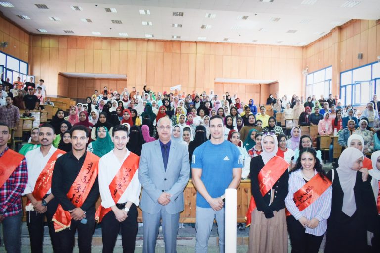 ندوه توعويه بكلية التربية بعنوان: اعرف كليتك ضمن مبادرة “بداية” لبناء الإنسان المصري