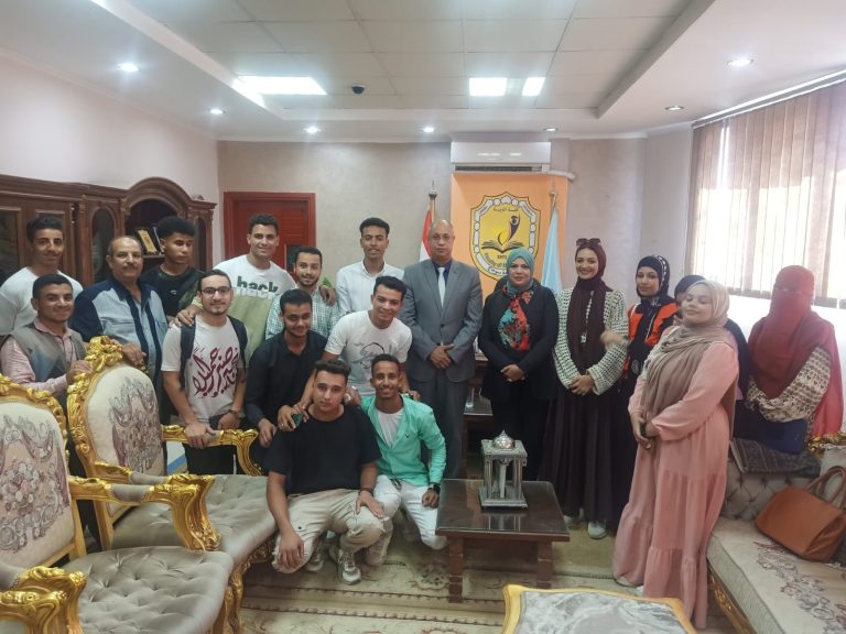 فعاليات ندوة بعنوان الصحة الانجابية بكلية تربية ضمن فعاليات مبادرة “بداية” لبناء الإنسان المصري