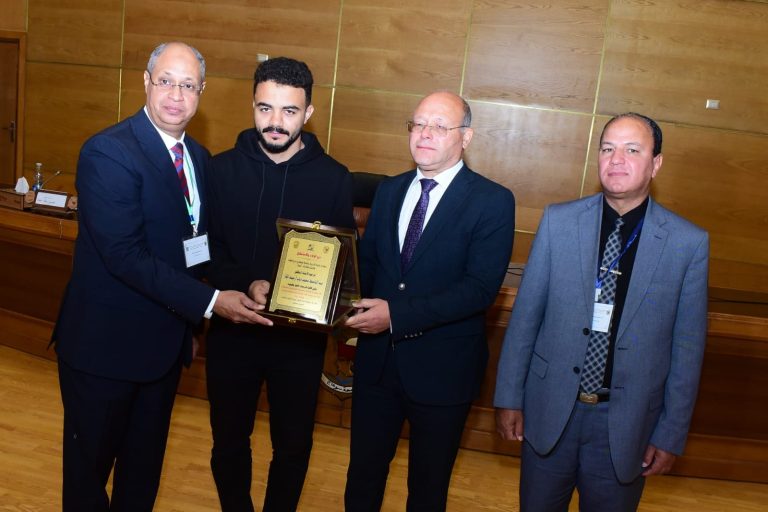 لفتة إنسانية من السيد الاستاذ الدكتور/ حسان النعمانى “رئيس جامعة”