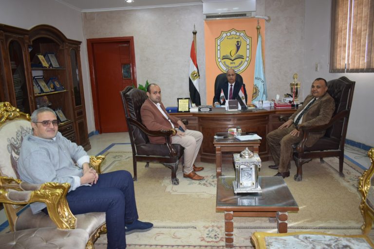 لقاء مع مدارس الطائف الخاصة بشأن التعاون المشترك لتوظيف خريجى كلية التربية