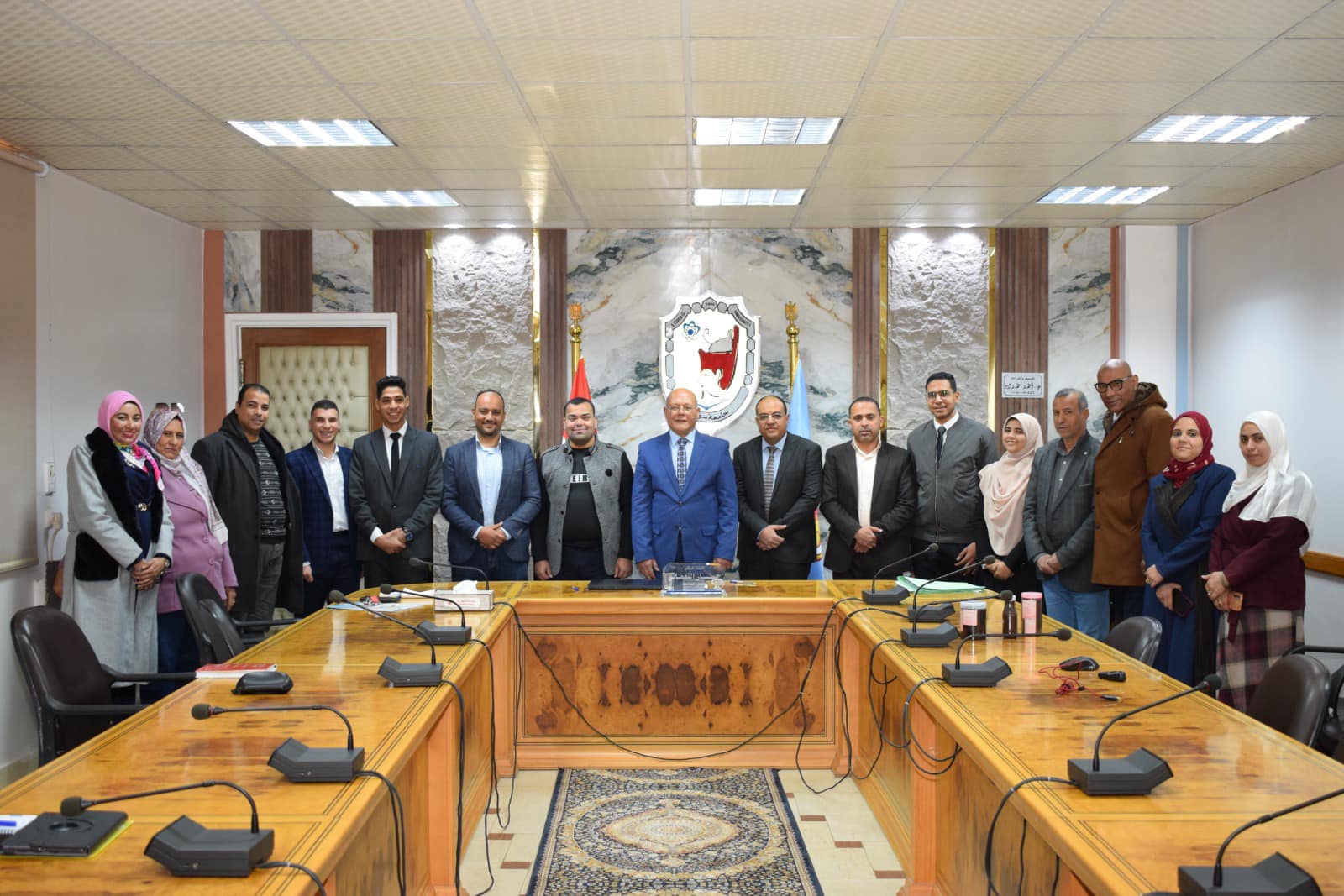 رئيس جامعة سوهاج يوقع ٦ عقود رعاية مبتكرين