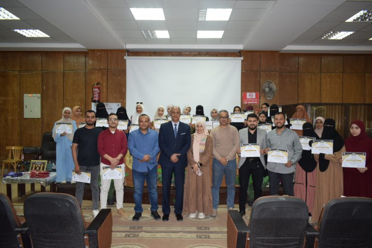 حفل تكريم الطلاب الفائزين في مسابقة أهل القرآن الكريم