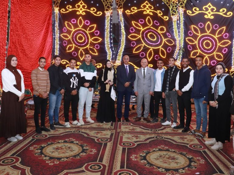 مشاركة كلية التربية في الإفطار الجماعي لجامعة سوهاج