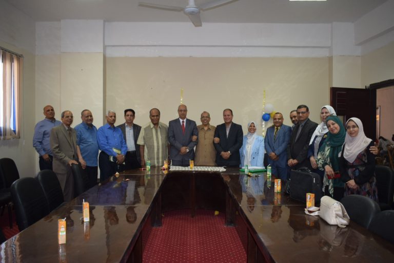 قسم أصول التربية يحتفي بسعادة الأستاذ الدكتور/ حسين طه لصدور قرار تعيينه عميدًا للكلية