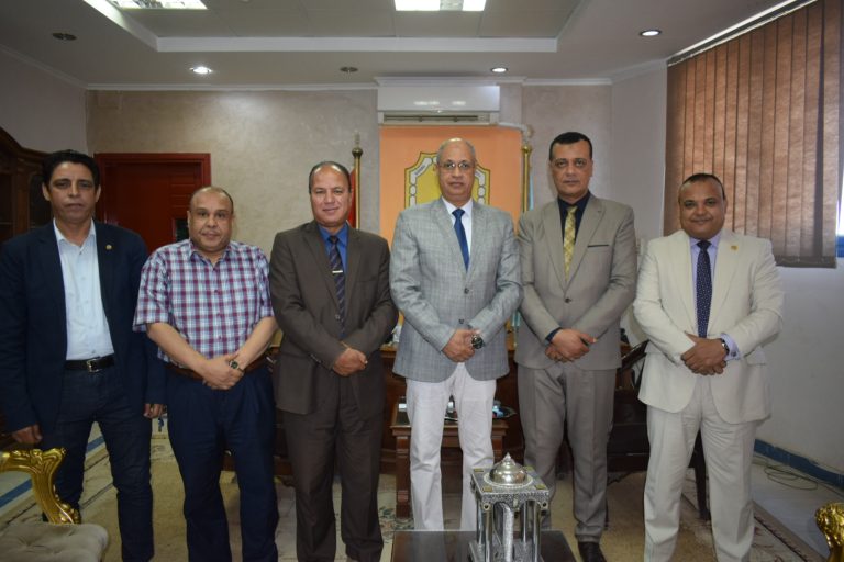 التمهيد لإبرام بروتوكول تعاون بين مديرية التربية والتعليم بسوهاج وكلية التربية