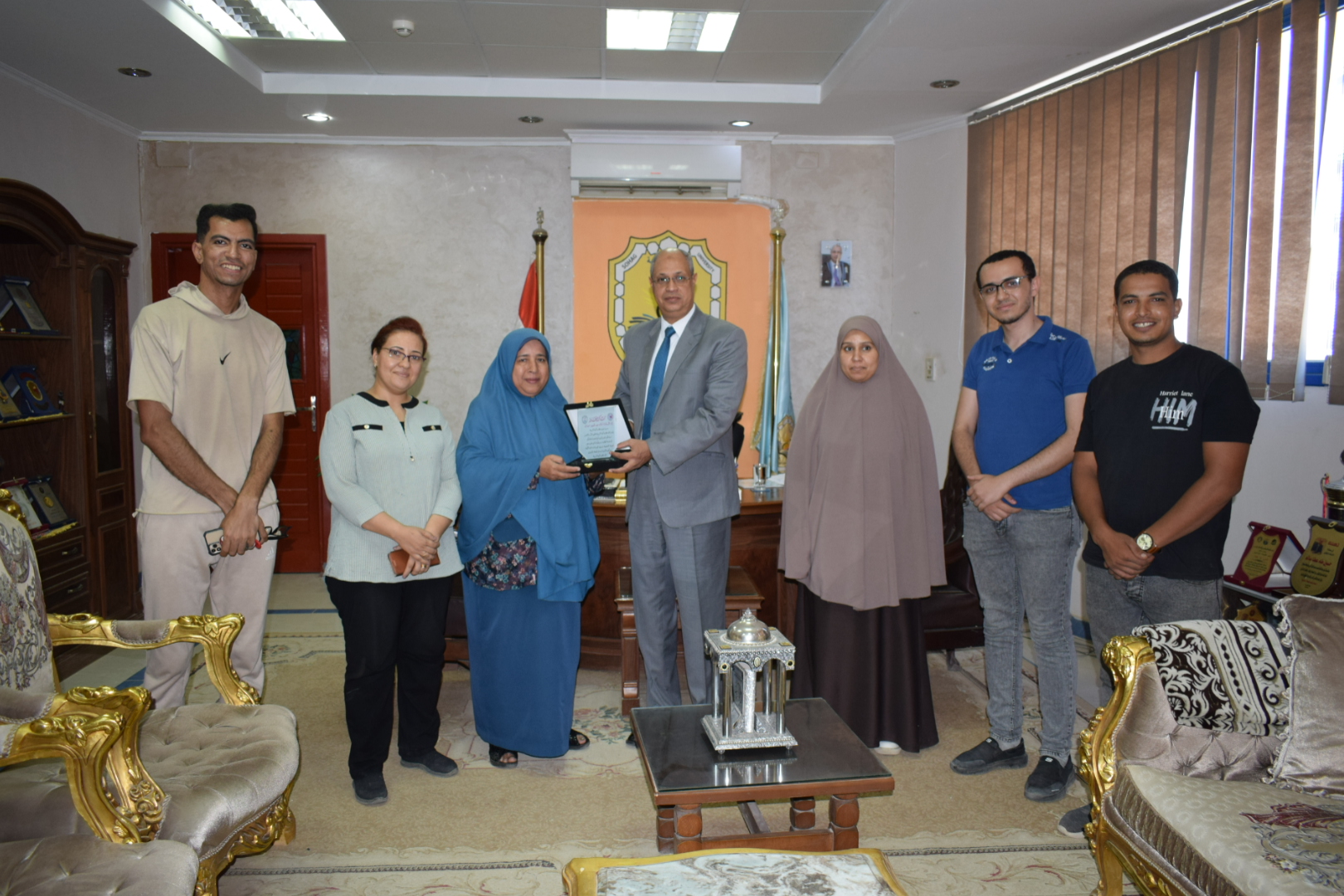 تكريم مدير إدارة شئون الطلاب بكلية التربية