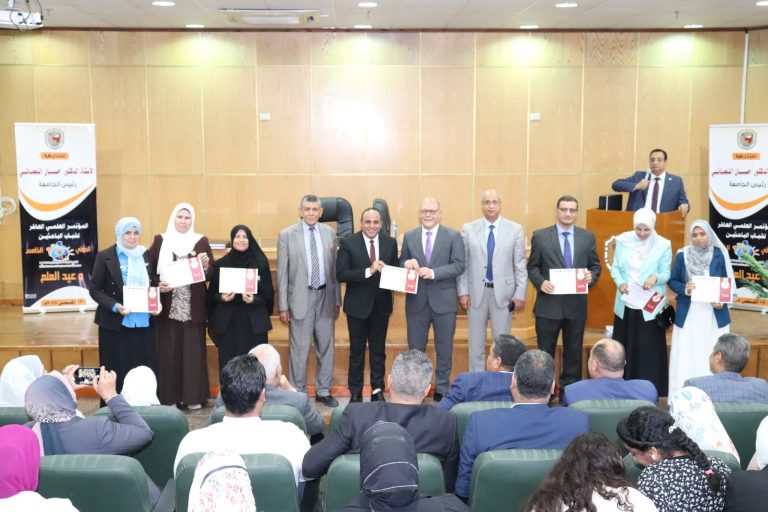 جامعة سوهاج تكرم أعضاء هيئة التدريس لاختيارهم ضمن اللجان الدائمة للترقيات