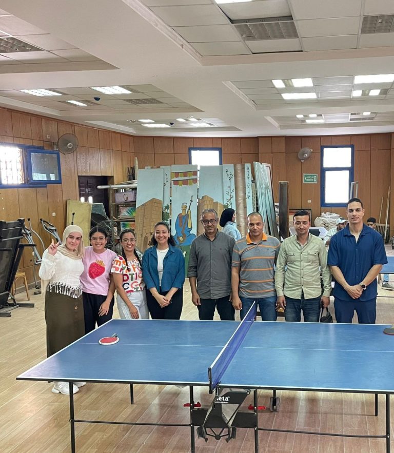 تهنئة لطالبات كلية التربية لفوزهن بالمركز الأول في بطولة تنس الطاولة على مستوى الجامعة