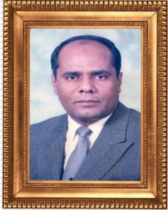 أ.د/ مصطفي محمد أحمد رجب الفترة من: 5/ 7/ 1995 وحتي 3/ 7/ 2001م