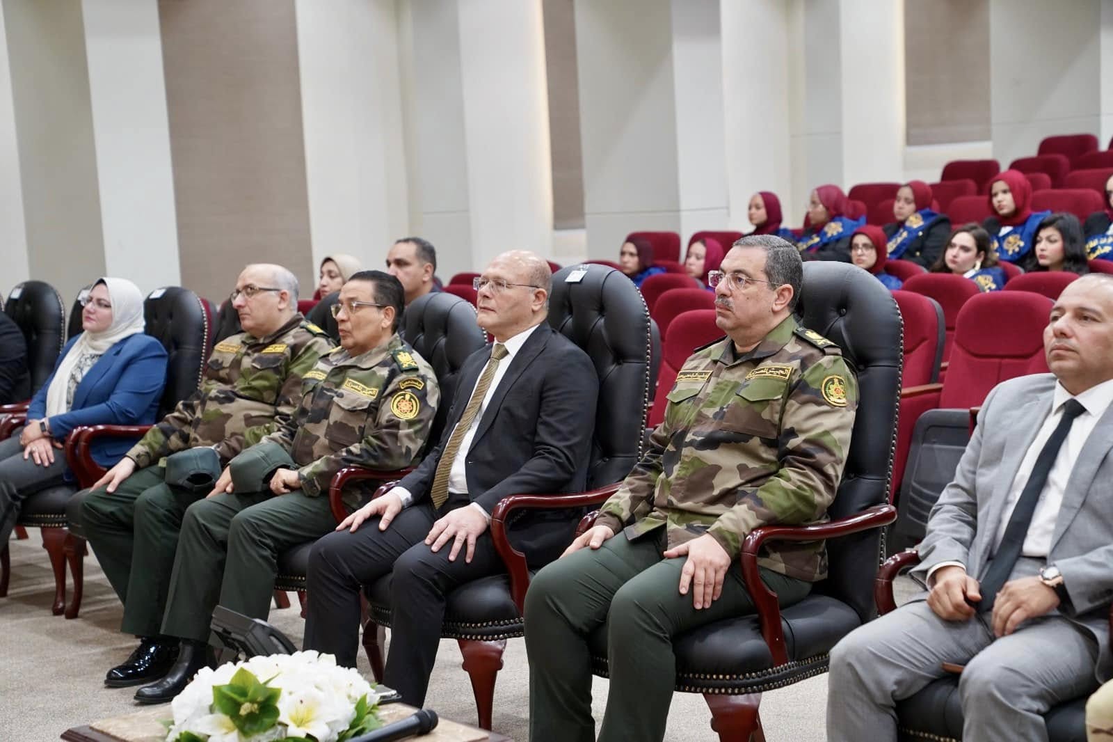 زيارة وفد من جامعة سوهاج إلى كلية الطب بالقوات المسلحة