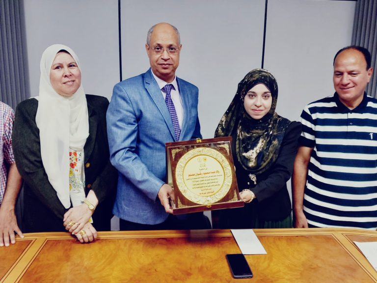 كلية التربية بجامعة سوهاج تكرّم الدكتورة ولاء مسلم لفوزها بجائزة الدولة التشجيعية لعام 2026